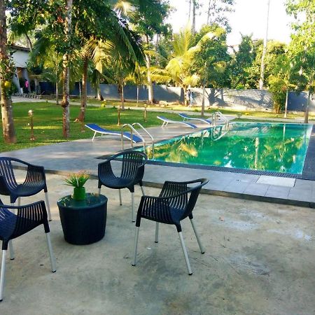 פיליינדלה Temple Pond Villa Colombo מראה חיצוני תמונה