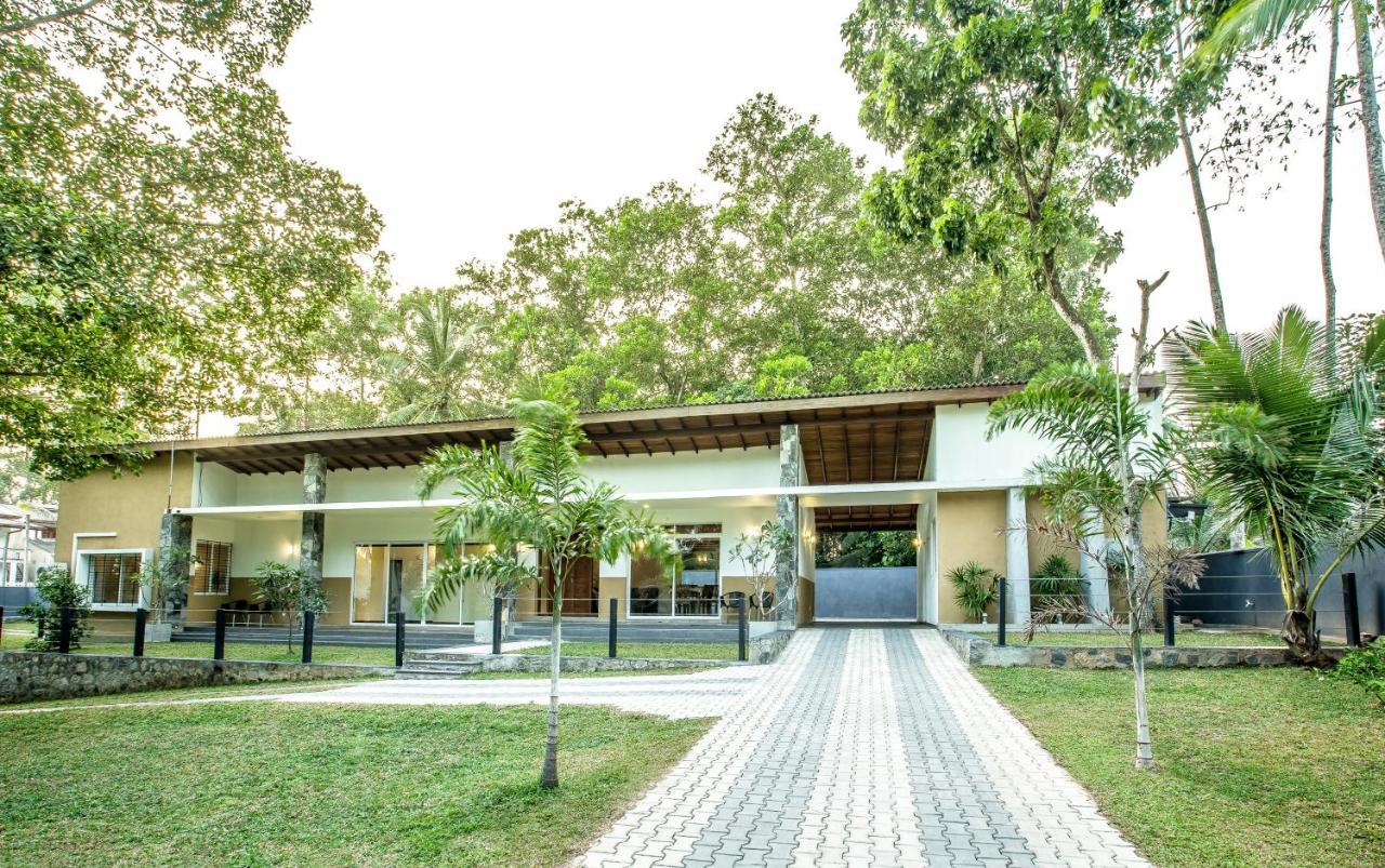 פיליינדלה Temple Pond Villa Colombo מראה חיצוני תמונה